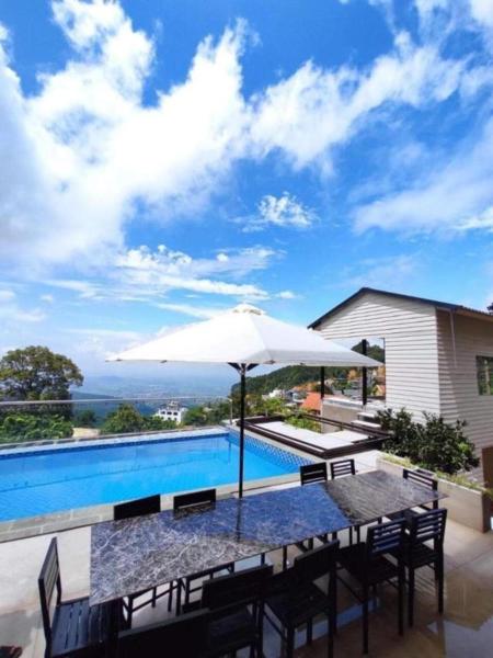 Bich Ngoc Villa - Venuestay, Prenota  Hotel a Vinh Phuc con piscina, Piscina