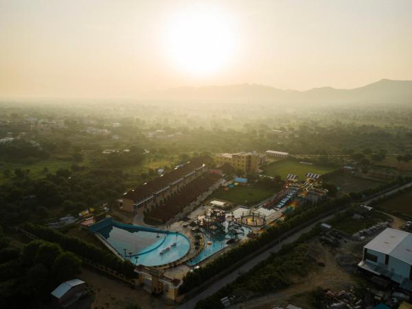 The Brahmas Resort, Prenota  Hotel a Rajasthan con piscina, Piscina