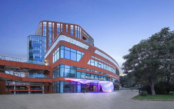 R ROYALSS HOTEL Beijing Tongzhou Universal Resort Store, Book  Tongzhou Beijing Area