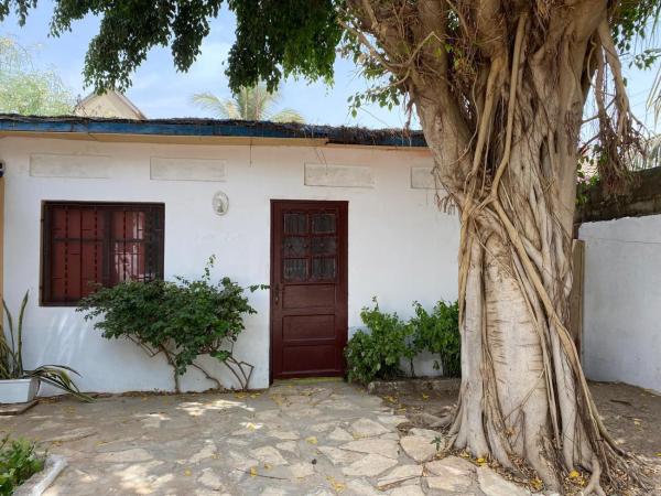 la Case Africaine, Prenota  Hotel economici a Thiès