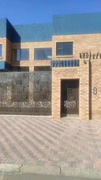 Brand new crane Apartments, Buchen Sie Ferienwohnung Lenasia Gauteng