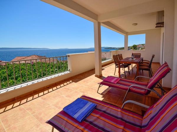 Apartment Lucija-1 by Interhome, Buchen Sie Ferienwohnung Hotels in Gespanschaft Split-Dalmatien mit Parkplatz, Parkplätze