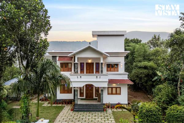 StayVista at Misty Village - BBQ, Bonfire & Meals, Buchen Sie  Pooppara Kerala