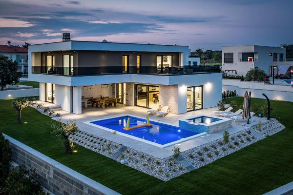 Villa MaEm in Central Istria for families with Sauna, Whirlpool & Sea View, Reserva ahora  Hoteles en Istria central con piscina, Piscina