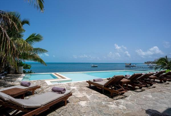 CasaZul, Luxury Beachfront Villa with Infinity Pool, Prenota  Hotel a Quintana Roo con parcheggio, Parcheggio
