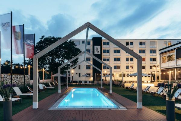 Campus68, Reserva ahora  Hoteles en Gundersheim con piscina, Piscina