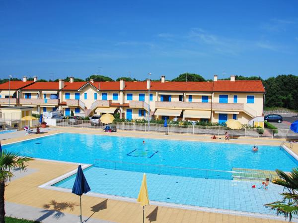 Apartment Solmare-7 by Interhome, Prenota Appartamento Hotel a Veneto con piscina, Piscina