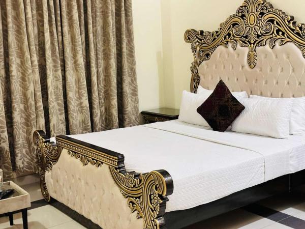 Haris villa, Buchen Sie  Hotels in Balochistan mit Parkplatz, Parkplätze