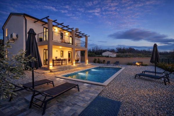 Villa Lumina Divina with Heated Pool near Porec, Réserver  Prhati Istrie