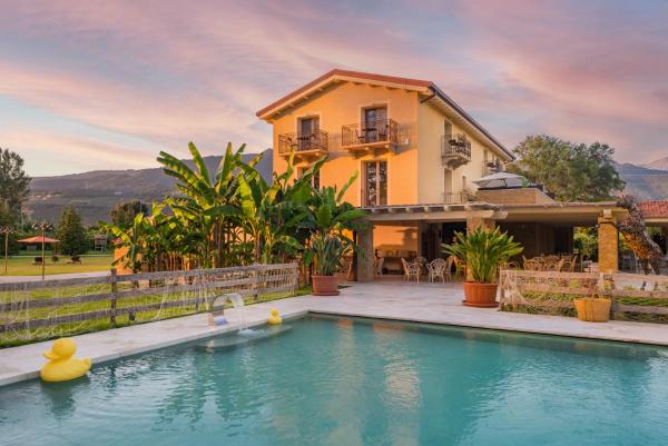 Masseria Gianna Forte dei Marmi, Buchen Sie  Hotels in Versilia mit Pool, Schwimmbad