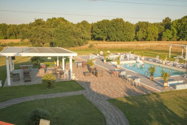 Mantra Rooms, Prenota  Hotel con piscina a Spianate, Piscina