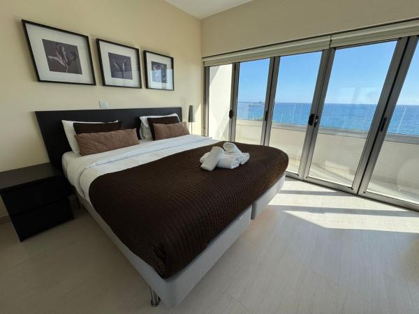 Seaview Limassol Apartment 602 by Ezoria Villas, Buchen Sie Ferienwohnung Limassol Region Limassol