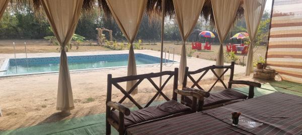 Neels Camp Resorts, Réserver  Hôtels à Maharashtra avec piscine, Piscine