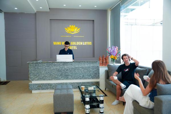 Vang Vieng Golden Lotus Hotel, Buchen Sie  Hotels in Provinz Vientiane mit Pool, Schwimmbad