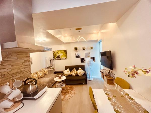 2br in Azure with Manila Bay View & Laguna de Bay View, Prenota  Hotel a Luzon con parcheggio, Parcheggio