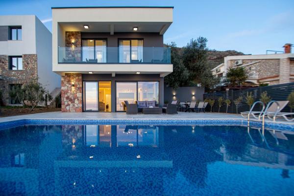 Villa Aurora Azure - Luxury Infinity Pool Resort, Book  Budva County Hotels with a Pool, Swimming Pool