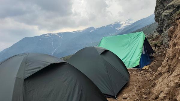 Sach Pass Hikers - Camping Trekking, Réserver  Hôtels à Himachal Pradesh avec parking, Parking