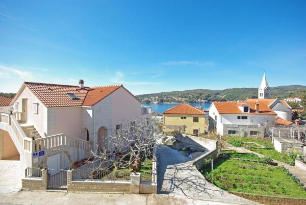 Apartments with a parking space Sumartin, Brac - 24131, Prenota Appartamento Sumartin 
