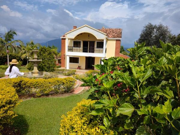 Hermosa parcela y buena vista, Book  Coffee Triangle Hotels with a Pool, Swimming Pool