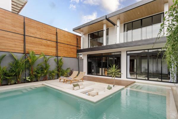 Stunning 3-Bedroom Luxury Villa with Private Pool, Netflix, and Amazing Views, Reserva ahora  Hoteles con piscina en Bali, Piscina