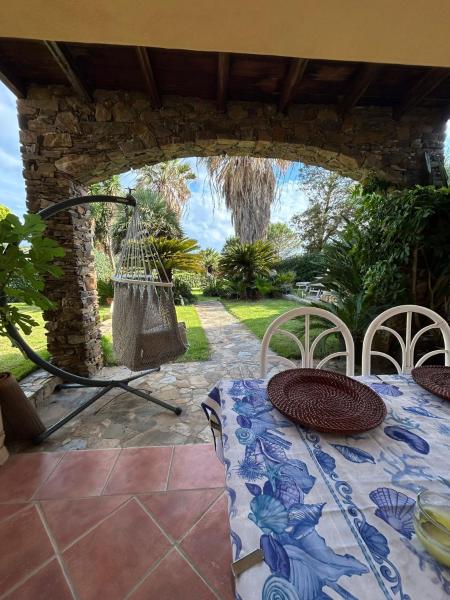 Baia Verde - Seaside Peaceful Luxury Villa with Garden in Sardinia - 300 mt beach&sea - relax, privacy & full comfort, Prenota  Torre Dei Corsari Costa Verde