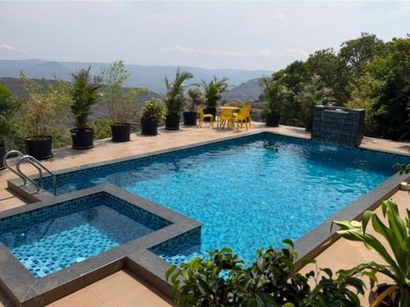 NavishkaS Villa, Réserver  Hôtels à Maharashtra avec piscine, Piscine