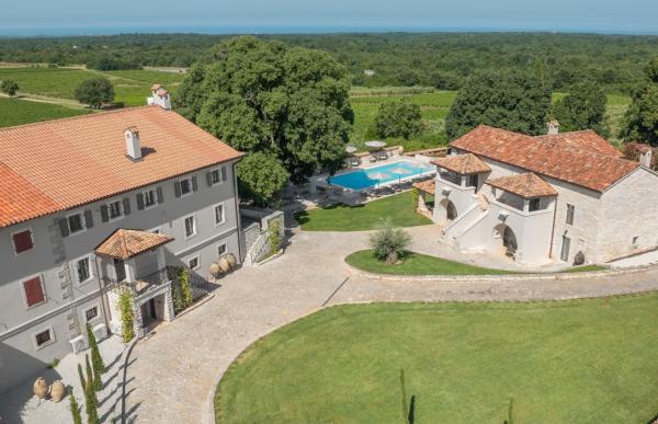 San Tomasini Heritage Hotel & Wedding Venue, Reserva ahora  Hoteles en Istria central con piscina, Piscina