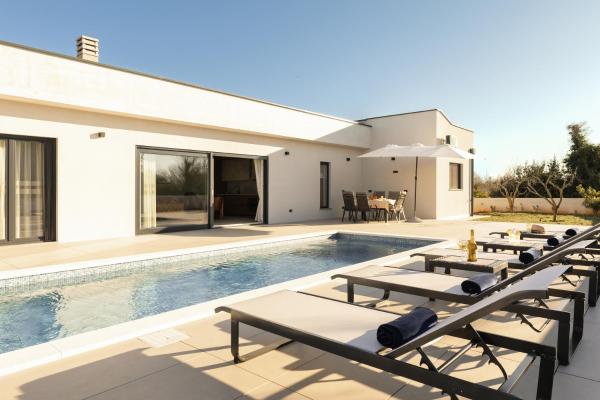 Villa Haba - House with Pool for Families & Couples, Reserva ahora  Hoteles en Pula con aparcamiento, Aparcamiento