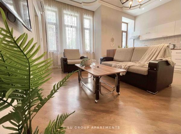 Greenlights Apartment in the city centre, Buchen Sie Ferienwohnung Baku Aserbaidschan