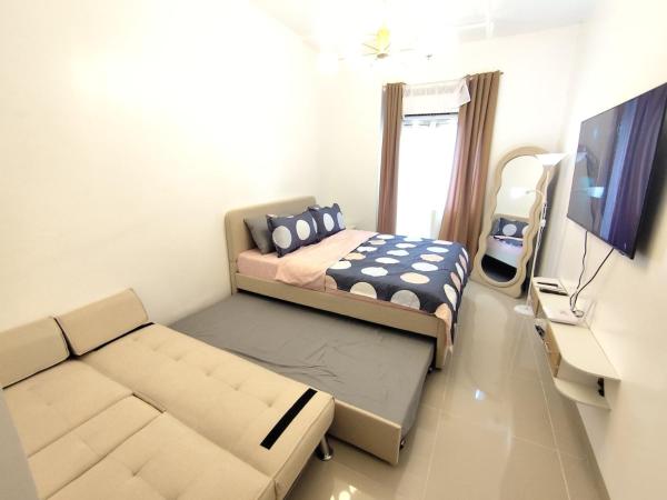 Flat in Tomas Morato, Buchen Sie  Hotels mit Pool in Luzon, Schwimmbad