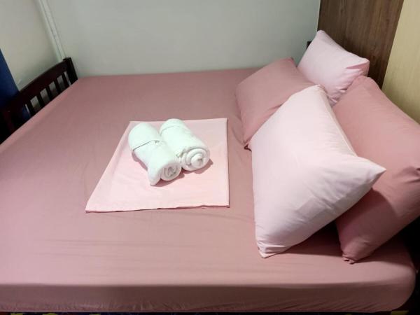 Lens Den - Flat in Pasay City Mall of Asia Manila, Prenota  Hotel a Luzon con parcheggio, Parcheggio