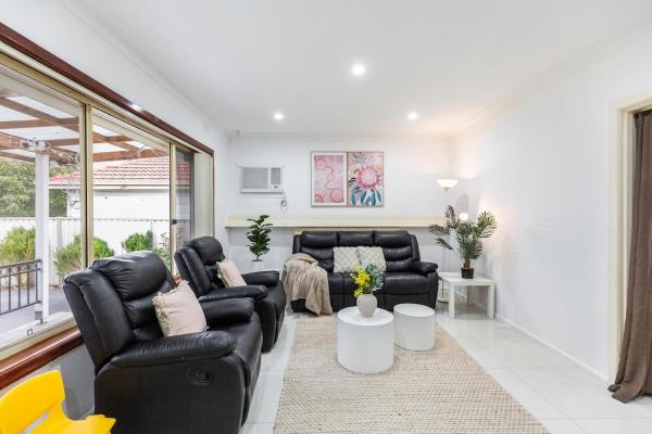 Entire Villa at North Dandenong, Réserver  Dandenong West Victoria