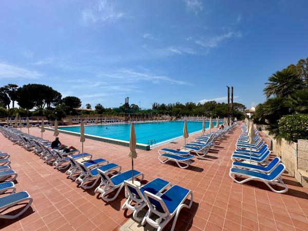 Golden Hour Apartment in Athena Resort, Buchen Sie Ferienwohnung Hotels mit Pool in Sizilien, Schwimmbad