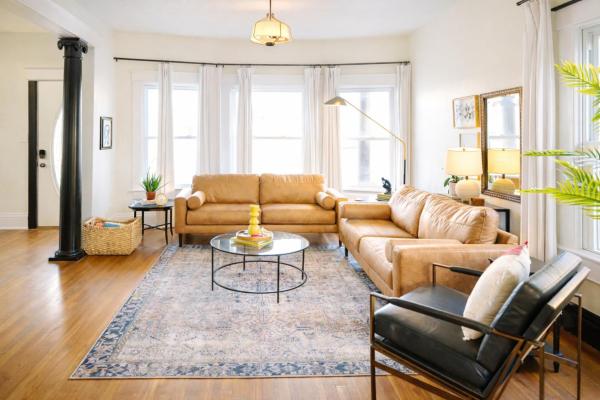 The Manor At East Village, Buchen Sie  Des Moines Iowa