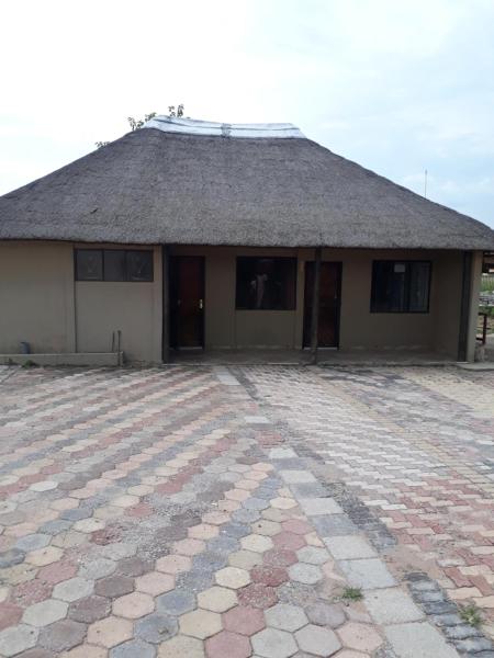 Ekuhlaleni, Buchen Sie  Randfontein 