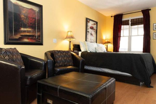 Bella Paradiso 11 King Bed Studio Walk to Downtown, Buchen Sie  Eureka Springs 