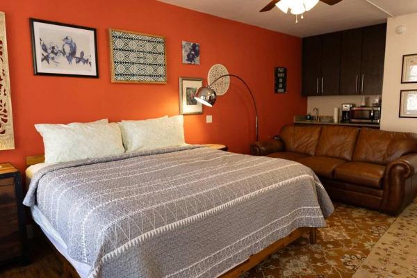 Bella Paradiso 5 King Bed Studio Walk to Downtown, Buchen Sie  Eureka Springs 