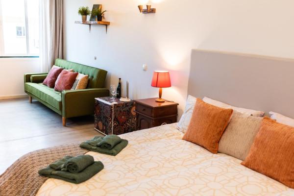 Seaview Ensuite rooms in Sagres centre - Casa Maluka, Prenota  Hotel a Algarve con parcheggio, Parcheggio