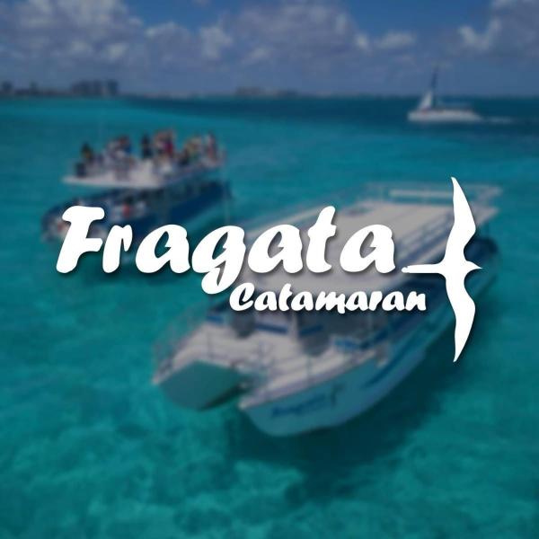 Catamaran Bote Barco TOUR ISLA MUJERES, Prenota  Hotel a Quintana Roo con parcheggio, Parcheggio