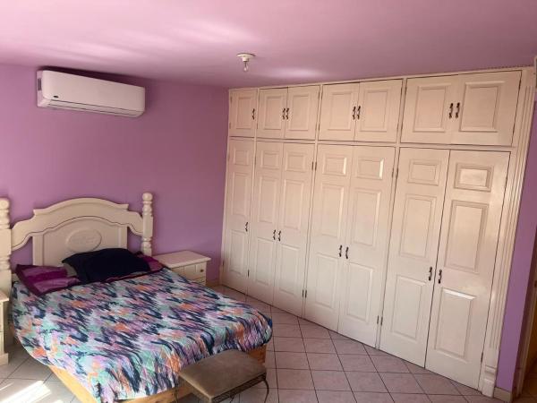 habitación a 2 cuadras de la Normal del Estado y 8 de ITESM, Buchen Sie  Chihuahua 