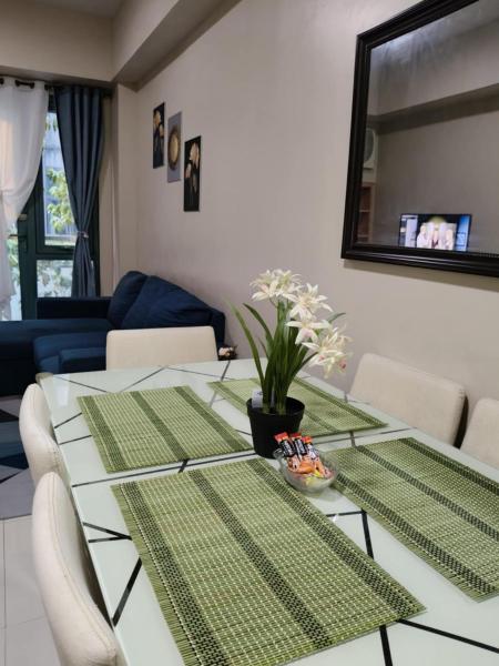 LDN Two Palm Tree Villa LFamilia, Prenota  Hotel a Luzon con parcheggio, Parcheggio