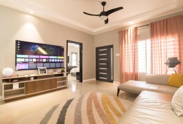 LnD Villa! Lovely gated community, 24 hrs security, amazing view, and pool, Buchen Sie  Hotels mit Pool in Saint Ann Parish, Schwimmbad