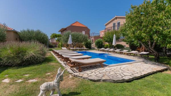 Beautiful Villa Popovica Dvori in Makarska, Buchen Sie  Hotels in Gespanschaft Split-Dalmatien mit Pool, Schwimmbad