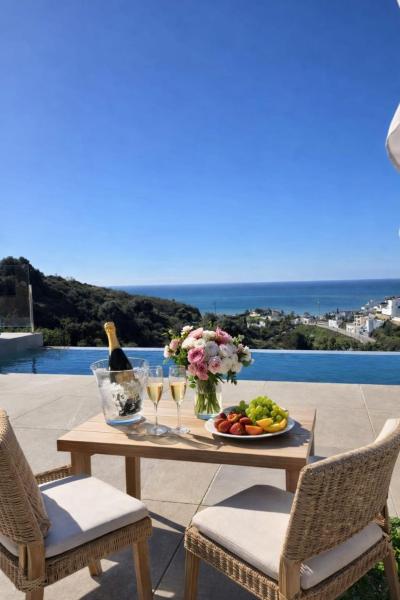 Stunning Villa with Heated Infinity Pool, Prenota  Torrox Axarquía