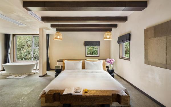 Yangshuo One Thousand and One Courtyard Views B&B, Buchen Sie  Hotels mit Pool in Yangshuo, Schwimmbad