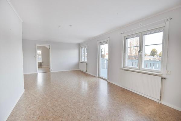 Central two-room apartment with a large balcony, Prenota Appartamento Junsele Västernorrland