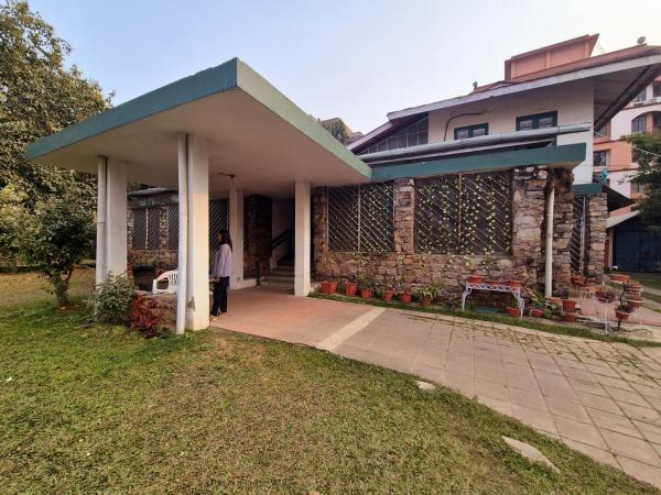 The timeless Haven Heritage bungalow, Buchen Sie  Hotels in Assam mit Parkplatz, Parkplätze