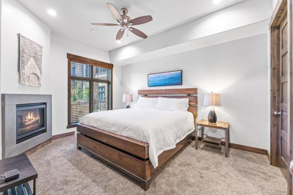 Views, Luxury 2 BR - Walk to Ski Lift, Gourmet Kitchen, Heated Pool, Buchen Sie  Hotels in Utah mit Parkplatz, Parkplätze