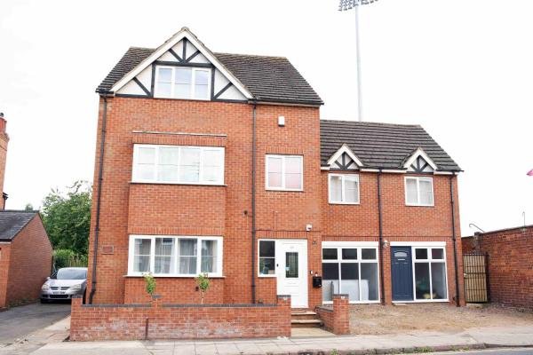 Abington CCC Villa, Buchen Sie  Hotels in Northamptonshire County mit Parkplatz, Parkplätze