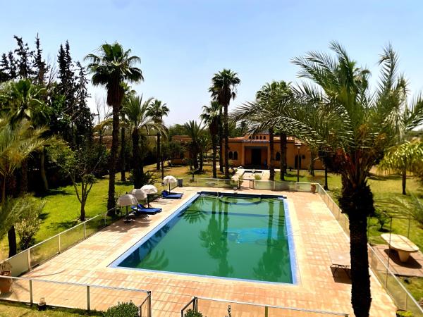 Villa privée de luxe avec piscine, Buchen Sie  Hotels in Marrakech-Safi mit Parkplatz, Parkplätze